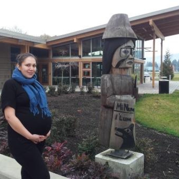 Lisa outside Cowichan Campus Guest in ANTH 111, who spoke about the SFU/Sliammon archeology collaboration. 27 January 2014.