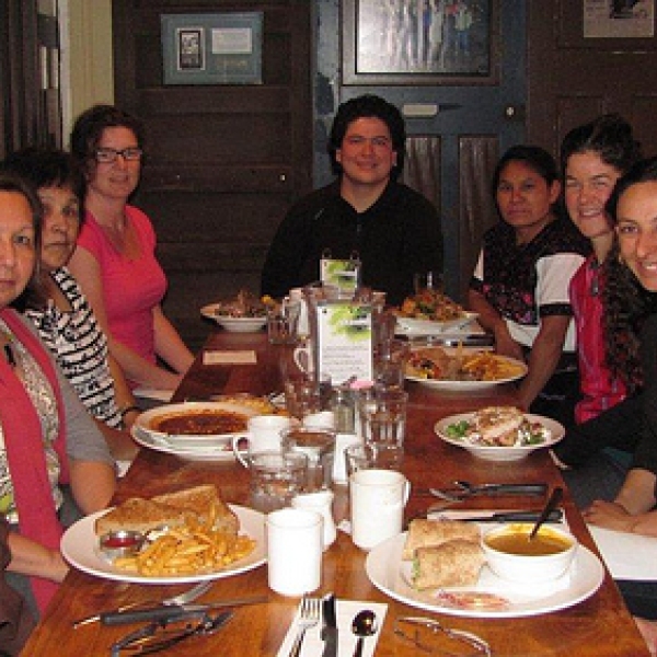 Lunchtime Lunch in Duncan with our guests from Chiapas, MX (centre, centre right).