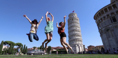 VIU Study Abroad Students in front of the leaning tower of Pisa.